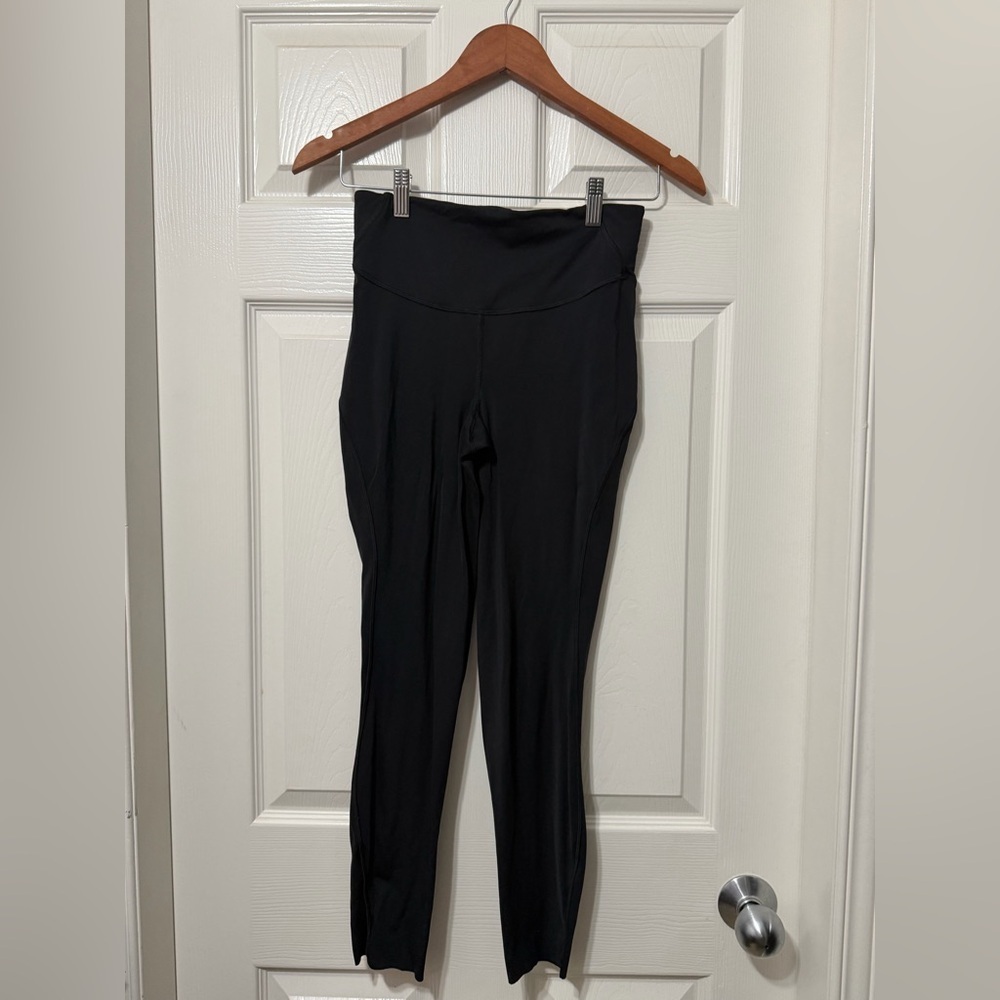 Lululemon athletica base place high rise tight size 6 euc